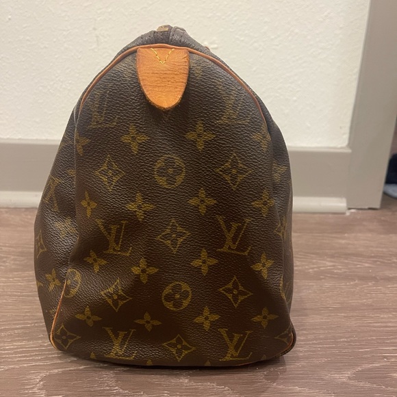 Authentic Louis Vuitton Speedy 30 - Picture 2 of 9